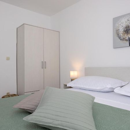 Apartmani Iva Tucepi Bagian luar foto