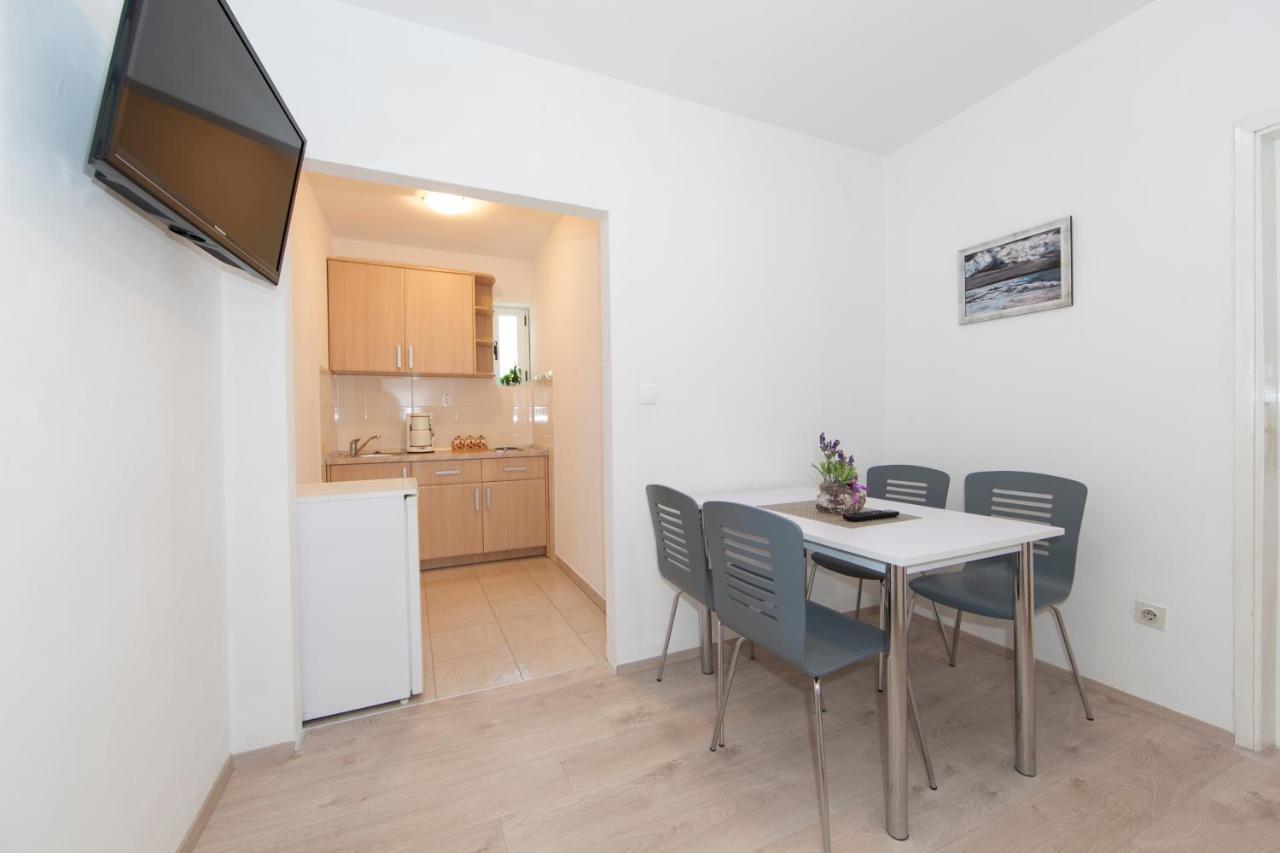 Apartmani Iva Tucepi Bagian luar foto