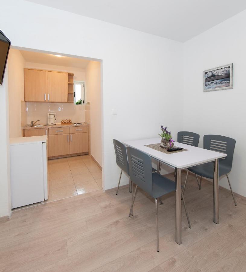 Apartmani Iva Tucepi Bagian luar foto