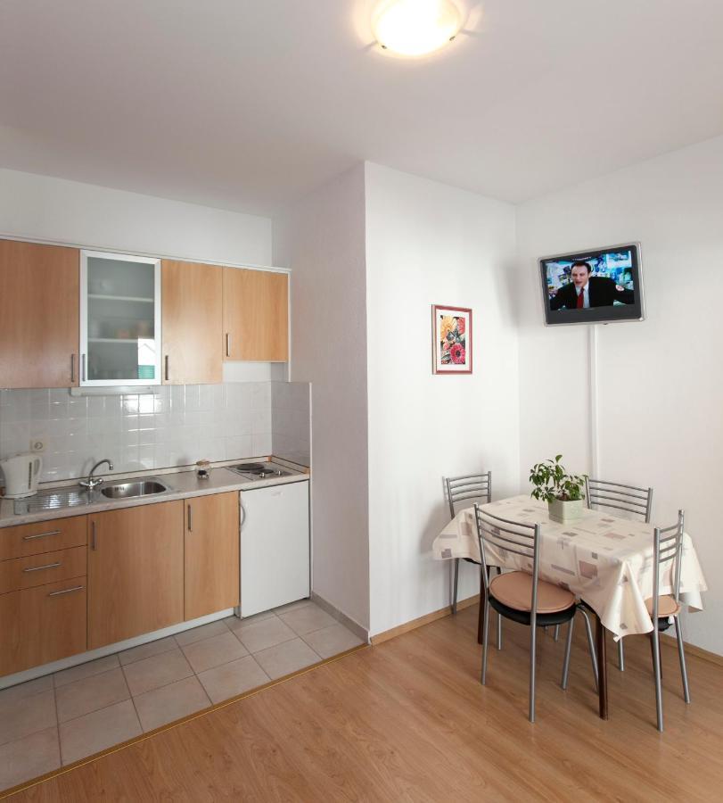 Apartmani Iva Tucepi Bagian luar foto