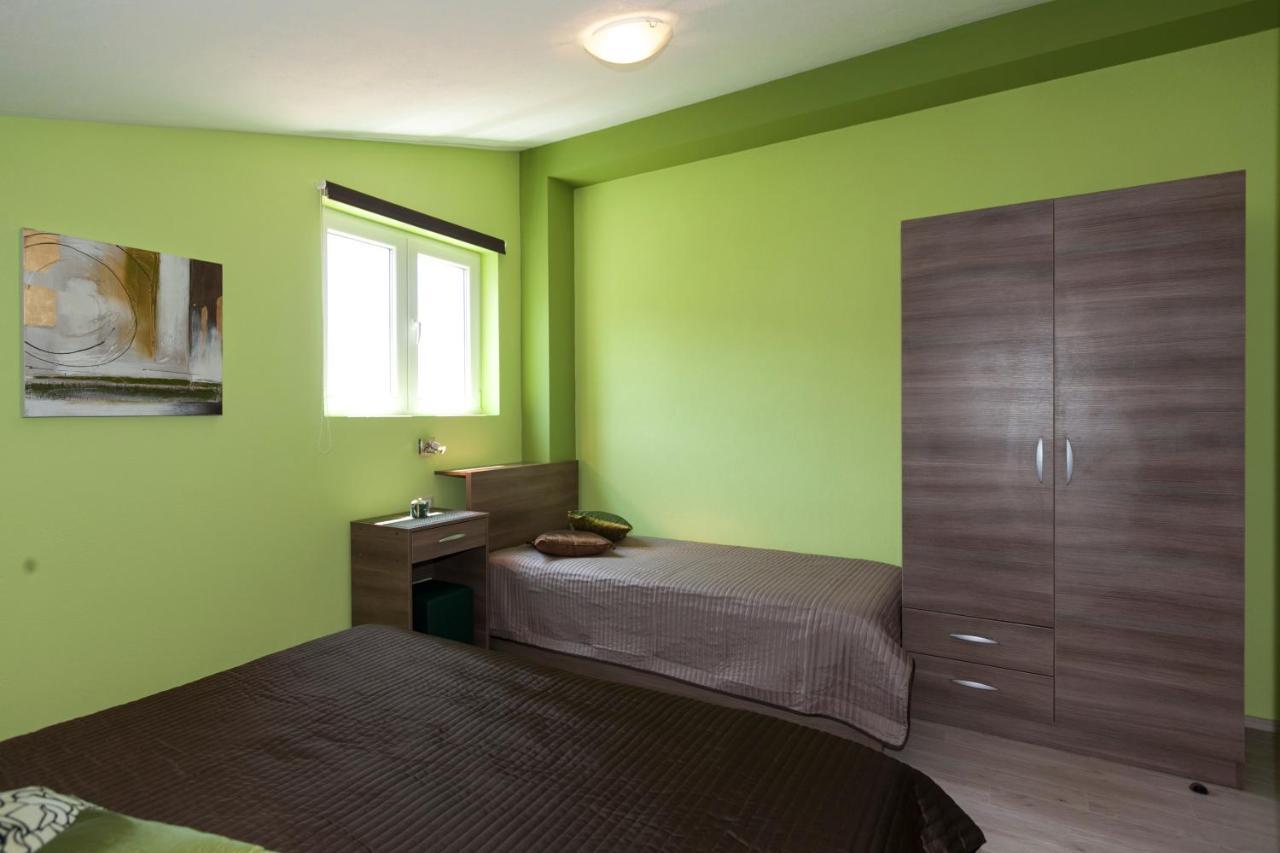 Apartmani Iva Tucepi Bagian luar foto