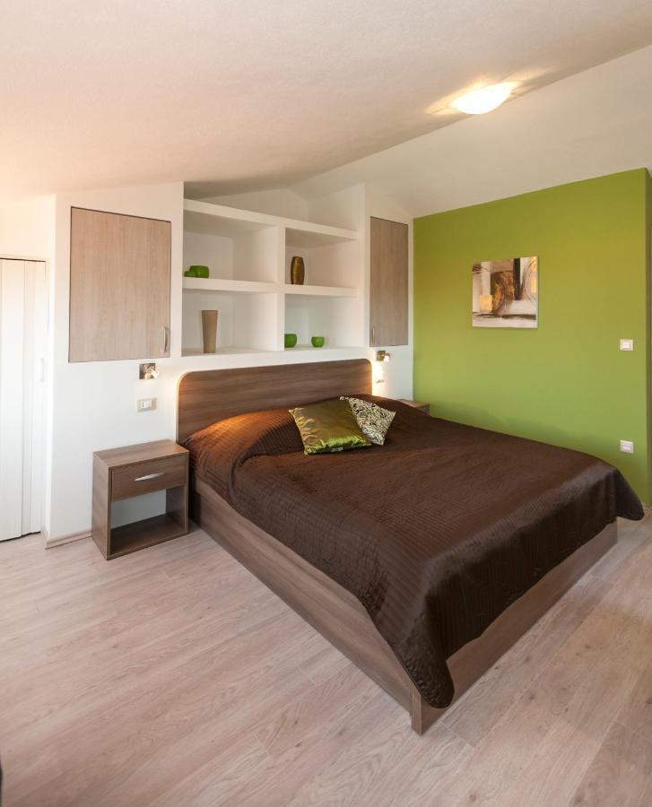 Apartmani Iva Tucepi Bagian luar foto