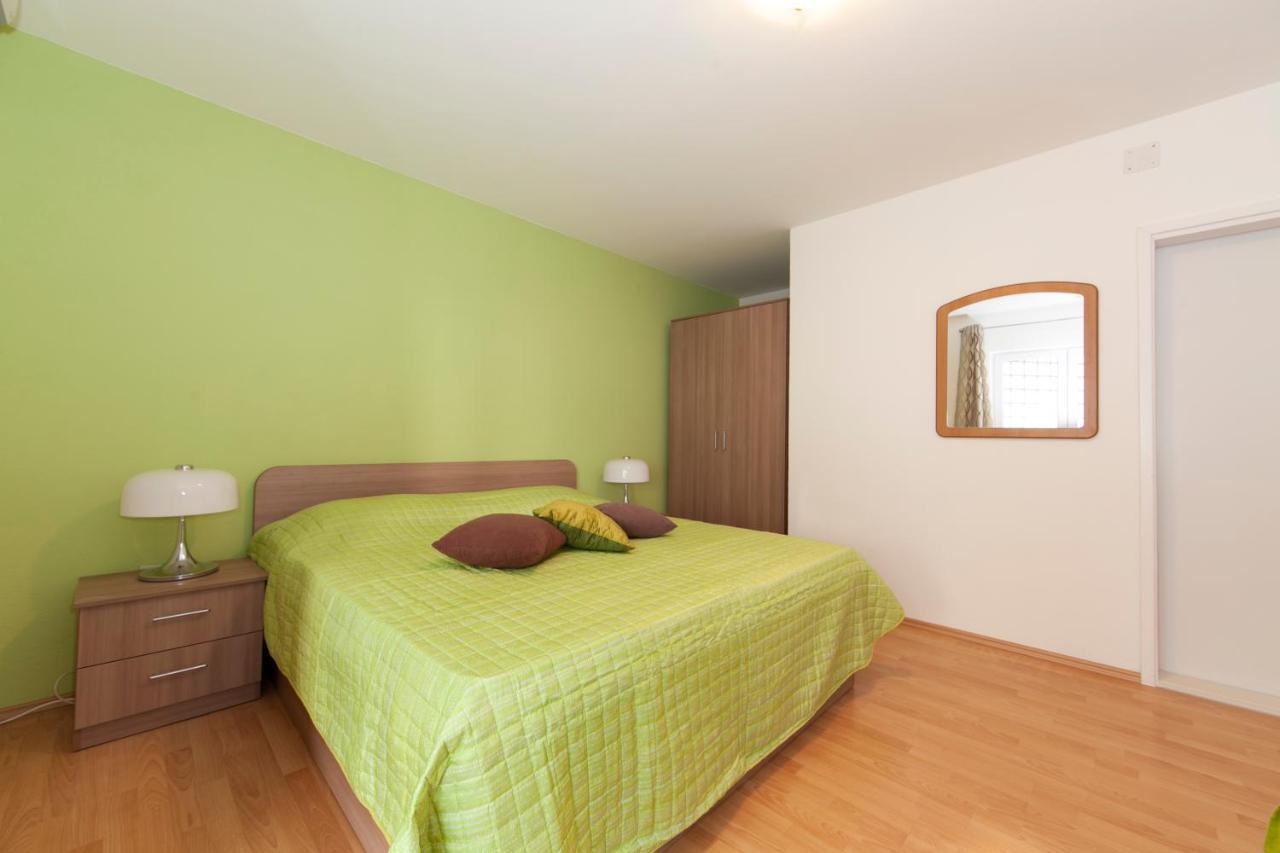 Apartmani Iva Tucepi Bagian luar foto