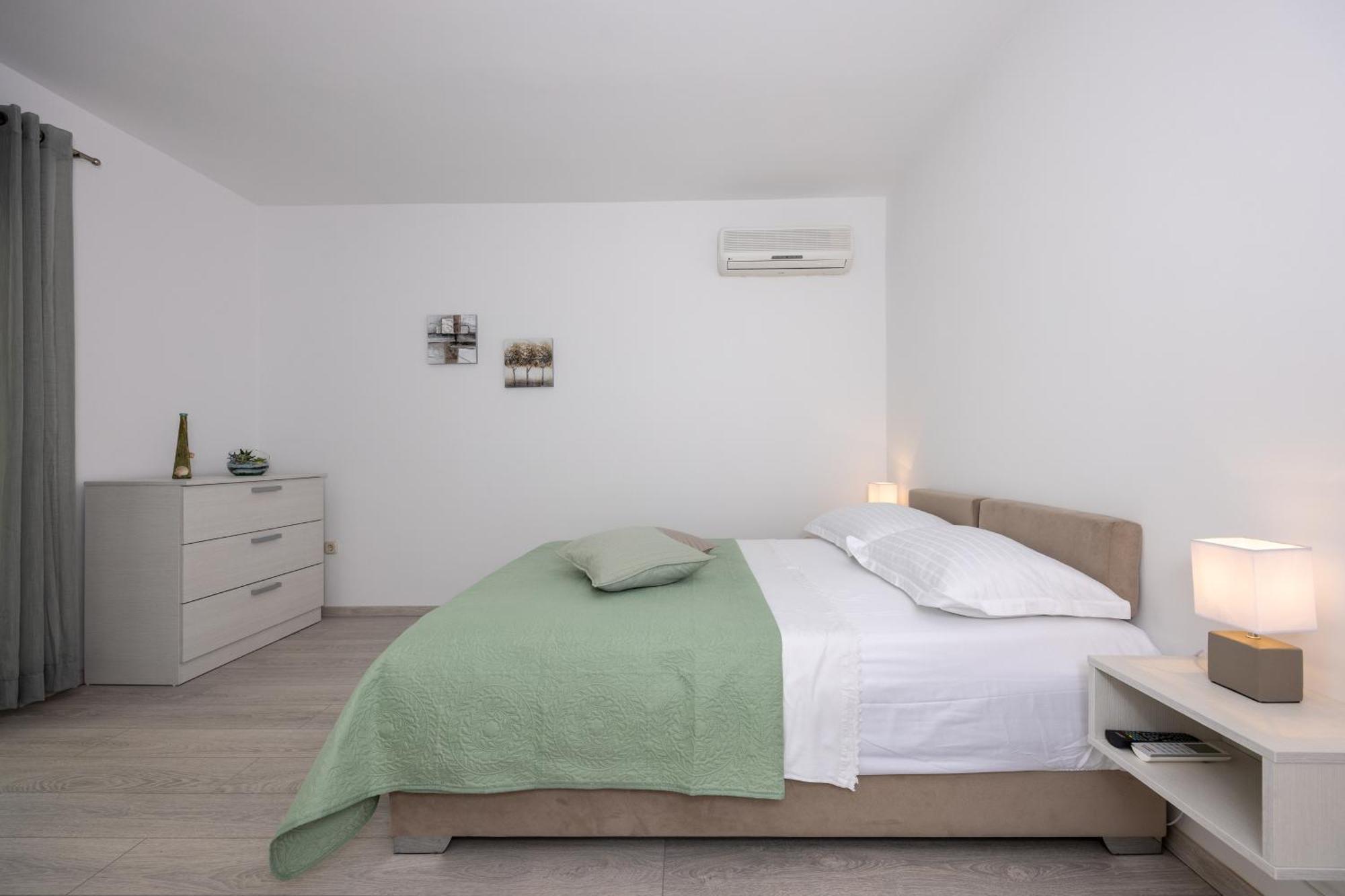 Apartmani Iva Tucepi Bagian luar foto